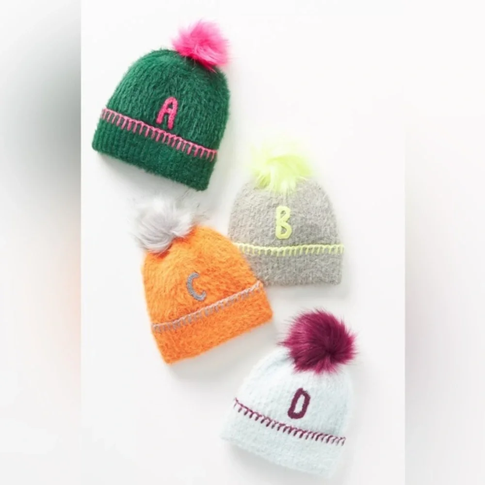 New🌟Anthropologie-Fuzzy Monogram Kids Hat “X”